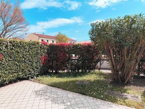 Apartment, 2 Schlafzimmer, Stadtblick | Garten