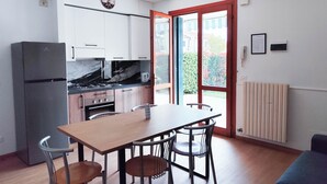 Huoneisto, 2 makuuhuonetta, kaupunkinäköala | Ruokasali