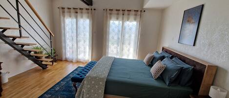 1 bedroom, desk, free WiFi, bed sheets