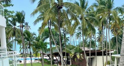 Spacious 3-bedroom beachfront 2 floor condo with AC in beautiful Las Terrenas