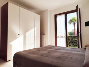 Apartemen, 2 kamar tidur, patio, pemandangan kebun | 3 kamar tidur
