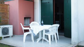 Unclassified image, 3 of 19, button - Comfortable Flat With Patio and Pool (Cavallino-Treporti)