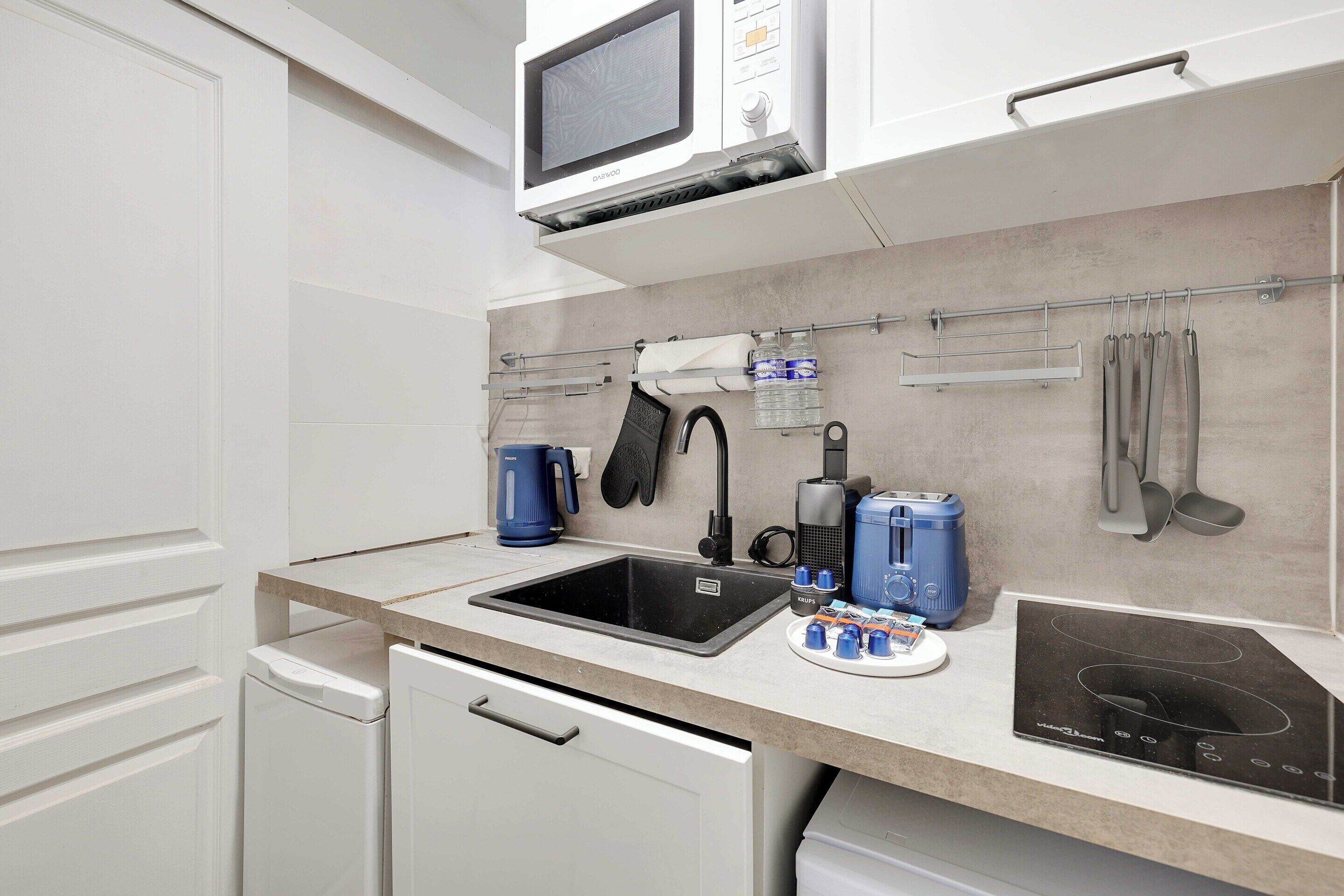 Apartment | Private kitchen | Cookware/dishes/utensils