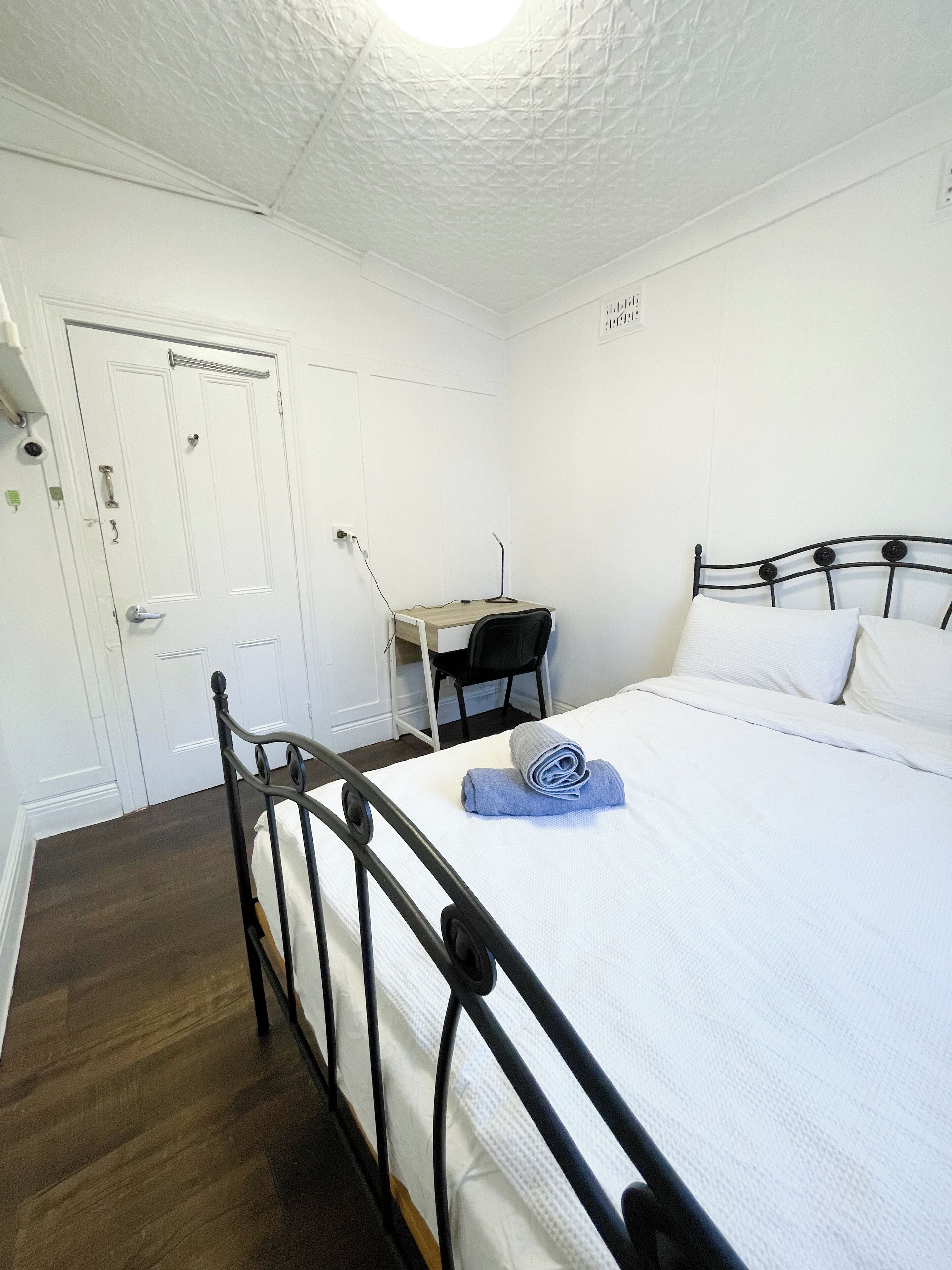 Chambre Économique | Bureau, espace de travail pour ordinateur portable, Wi-Fi gratuit