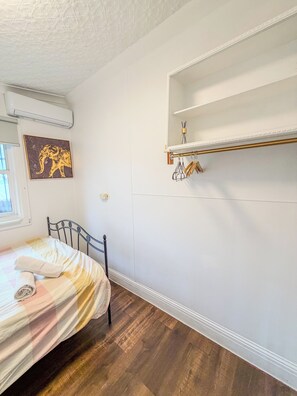 ベーシック ルーム | デスク、ノートパソコン用作業スペース、WiFi (無料)