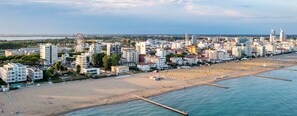 Bungalow, 2 Schlafzimmer, Balkon, Gartenblick | Strand