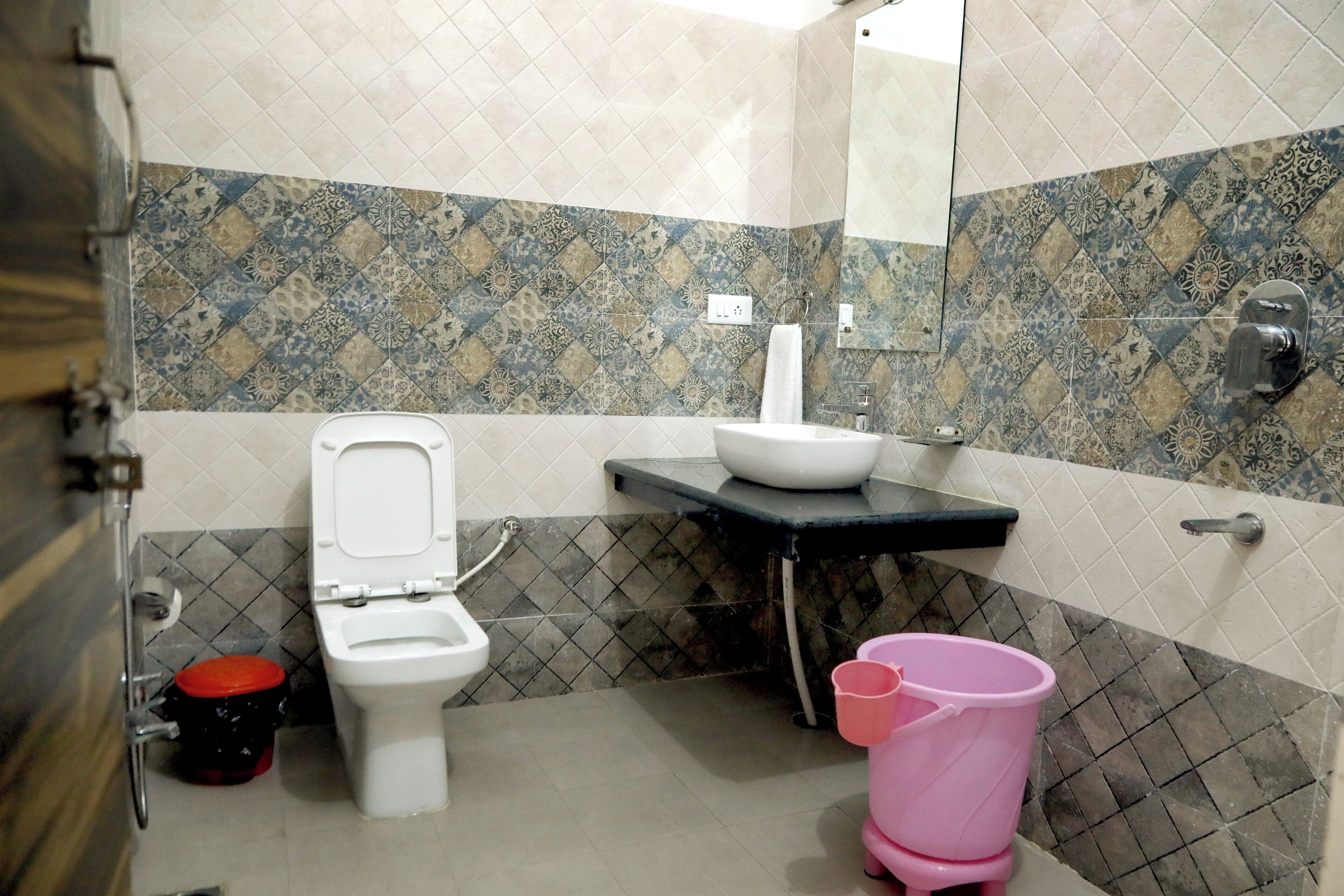 Ducha, toallas, jabón, shampoo