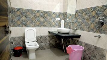 Ducha, toallas, jabón, shampoo