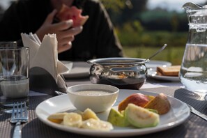 Daily cooked-to-order breakfast (INR 400 per person) - Ranthambhore bagh Valley (Sawai Madhopur)