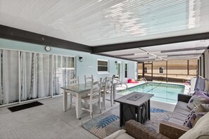 Pool - Weeki Wachee Heated Pool Mermaid Retreat (Spring Hill)