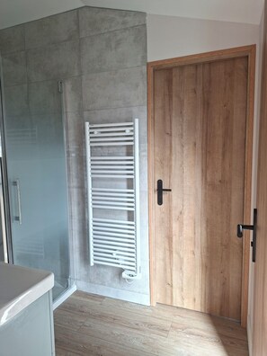 Shower, hair dryer, soap - Logis La Dunette Quend 3* House with Garden & Spa (Quend)
