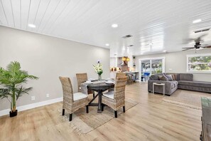 Interior - 3BR Apollo Beach Oasis Heated Pool, BBQ, CornHole (Apollo Beach)