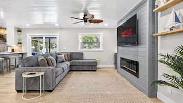 Télévision, cheminée