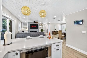 Interior - 3BR Apollo Beach Oasis Heated Pool, BBQ, CornHole (Apollo Beach)