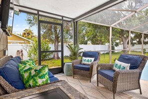 TV, fireplace - 3BR Apollo Beach Oasis Heated Pool, BBQ, CornHole (Apollo Beach)