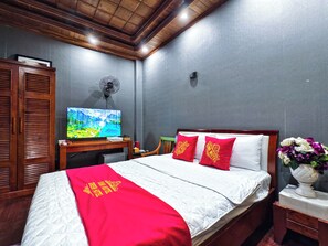 基本雙人房 | 書桌、遮光布/窗簾、免費無線上網、床單