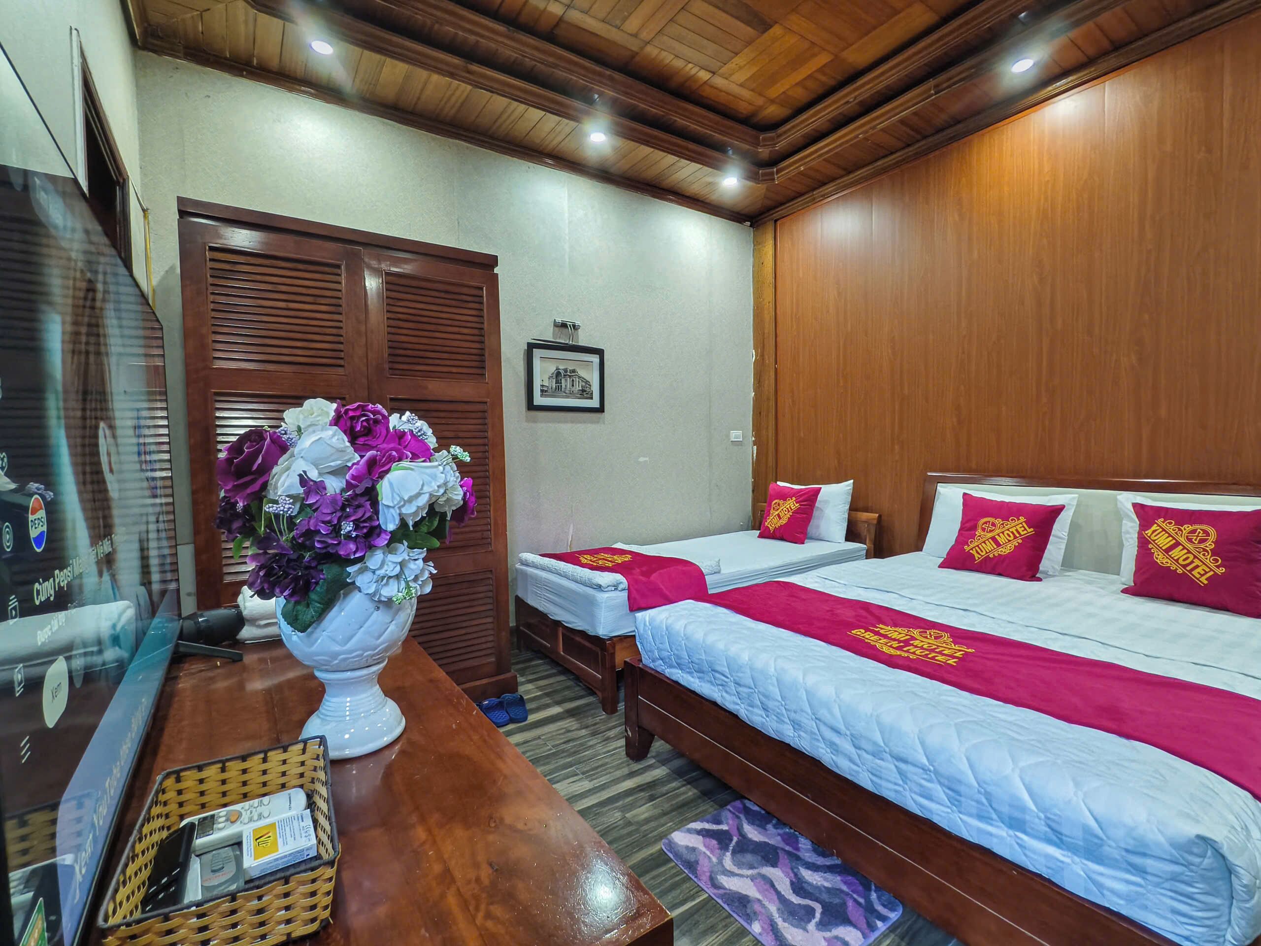 Quarto casal ou duplo superior, sacada, vista para a cidade | Escrivaninha, cortinas blackout, Wi-Fi de cortesia, roupa de cama