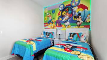 4 bedrooms, iron/ironing board, free WiFi, bed sheets