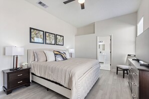 4 bedrooms, iron/ironing board, free WiFi, bed sheets - Family-Friendly 4BR Villa with Pool, Games Room, Minutes from Disney (Kissimmee)