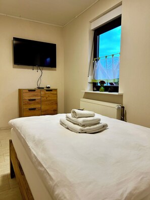 Iron/ironing board, WiFi, bed sheets - FEWO Unterm Stein - Whole house - 5 bedrooms (Alheim)