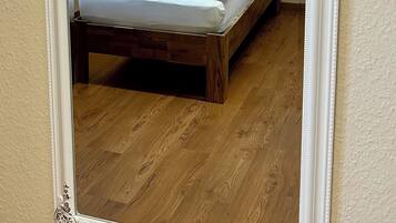 Bügeleisen/Bügelbrett, WLAN, Bettwäsche