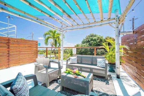 Rooftop Pergola, Outdoor Dining & Ocean Views