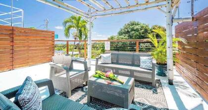 Rooftop Pergola, Outdoor Dining & Ocean Views