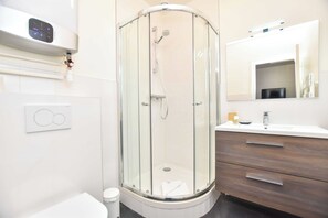 Bathroom - Superb Apartment-1br/2p - Sentier (Paris)