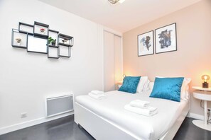 1 chambre, espace de travail pour ordinateur portable