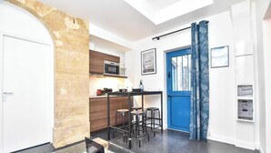 Apartment | Private kitchen | Coffee/tea maker, fridge, microwave, stovetop - Superb Apartment-1br/3p - Sentier (Paris)