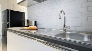 Apartment (2 Bedrooms) | Private kitchen