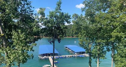 Luxurious 3-bedroom penthouse condo with gorgeous views of Norris Lake.