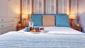 Silitysrauta/-lauta, Wi-Fi, vuodevaatteet