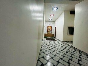 Reception - Hotel O Bhuteshwar Mahadev Temple (Mathura)