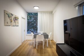 Unclassified image, 4 of 18, button - Cozy 1-Bedroom Retreat in Tel Aviv (Tel Aviv-Yafo)