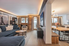 Smart TV, fireplace, books - Onyx – Stylish Alpine Apartment in Val d’Isère (Val d`Isere)