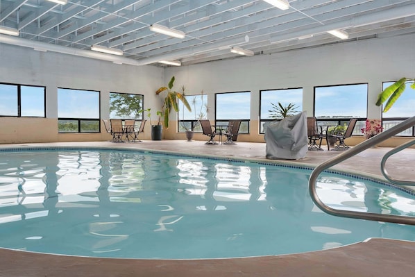 Pool - Lakin it Easy! Condo for 2 (Kimberling City)