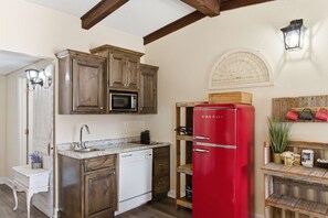 Condo, 1 King Bed, Patio (Lakin it Easy!) | Private kitchen - Lakin it Easy! Condo for 2 (Kimberling City)