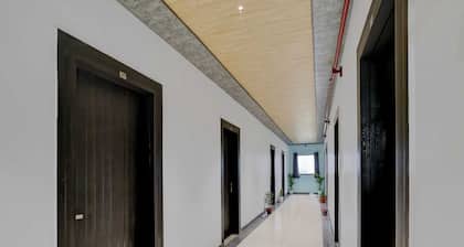 Hotel O Dadri Railway Station