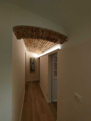 Interior - Belvedere da Spianata: vantage point, close to downtown and convenient to bars/shops (Genova)