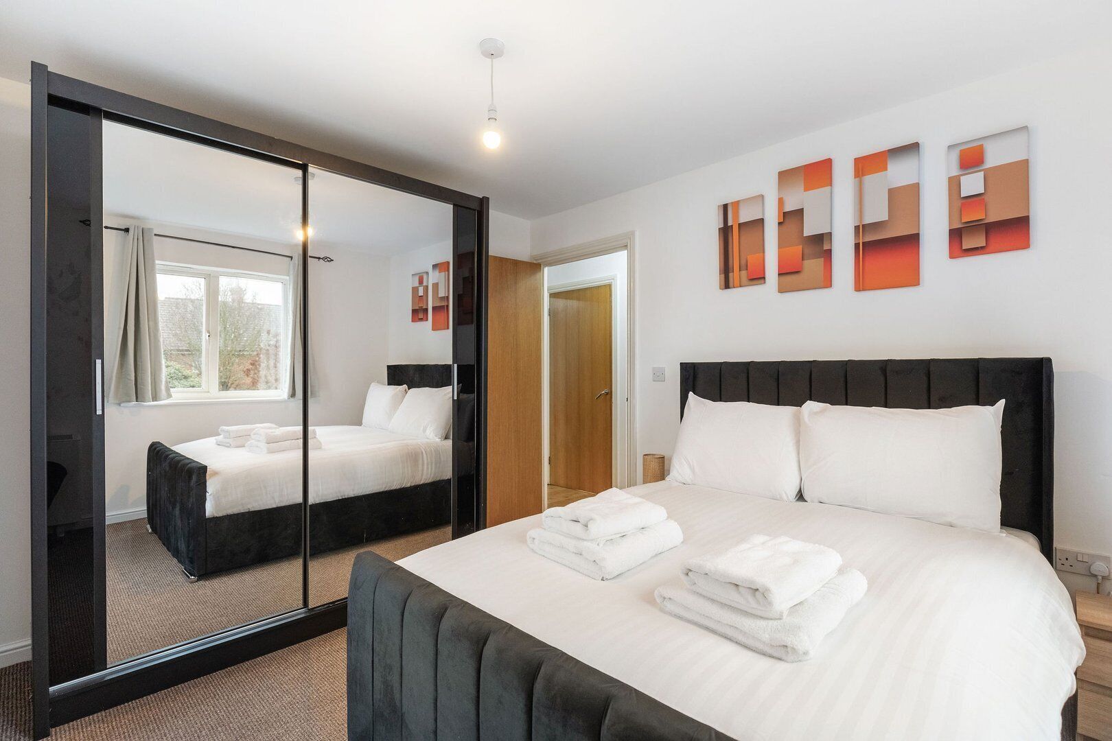 2 bedrooms, iron/ironing board, internet, bed sheets