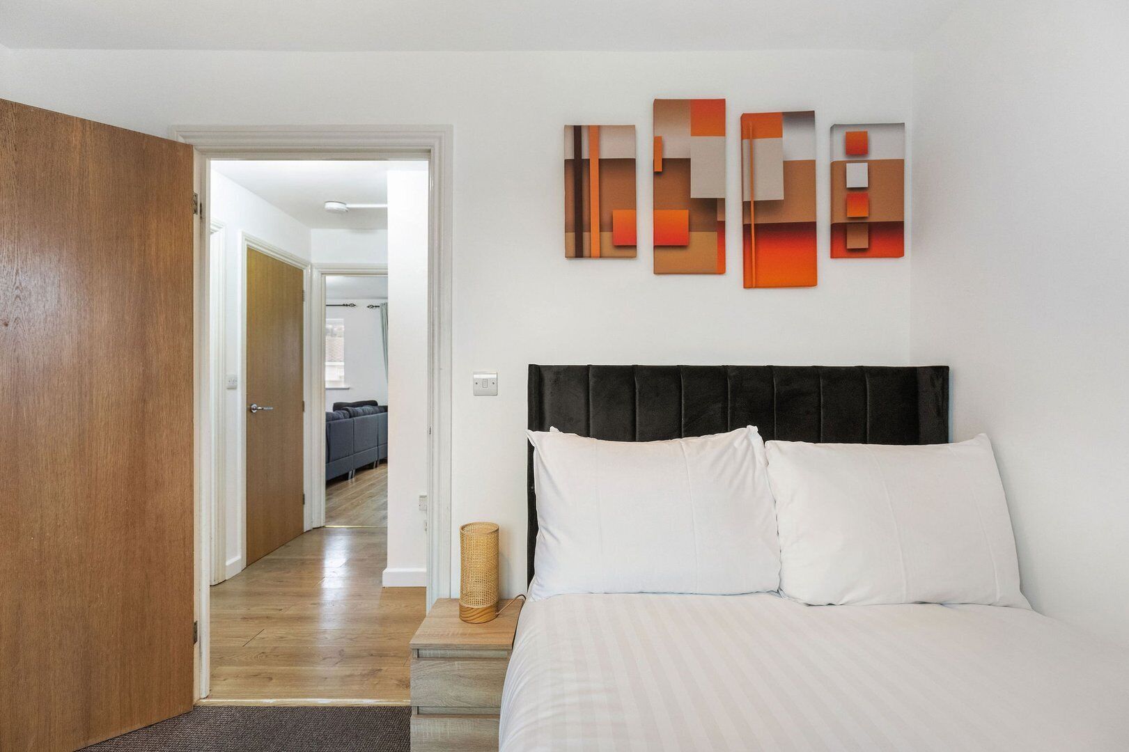 2 soverom, strykejern/-brett, internettilgang og sengetøy