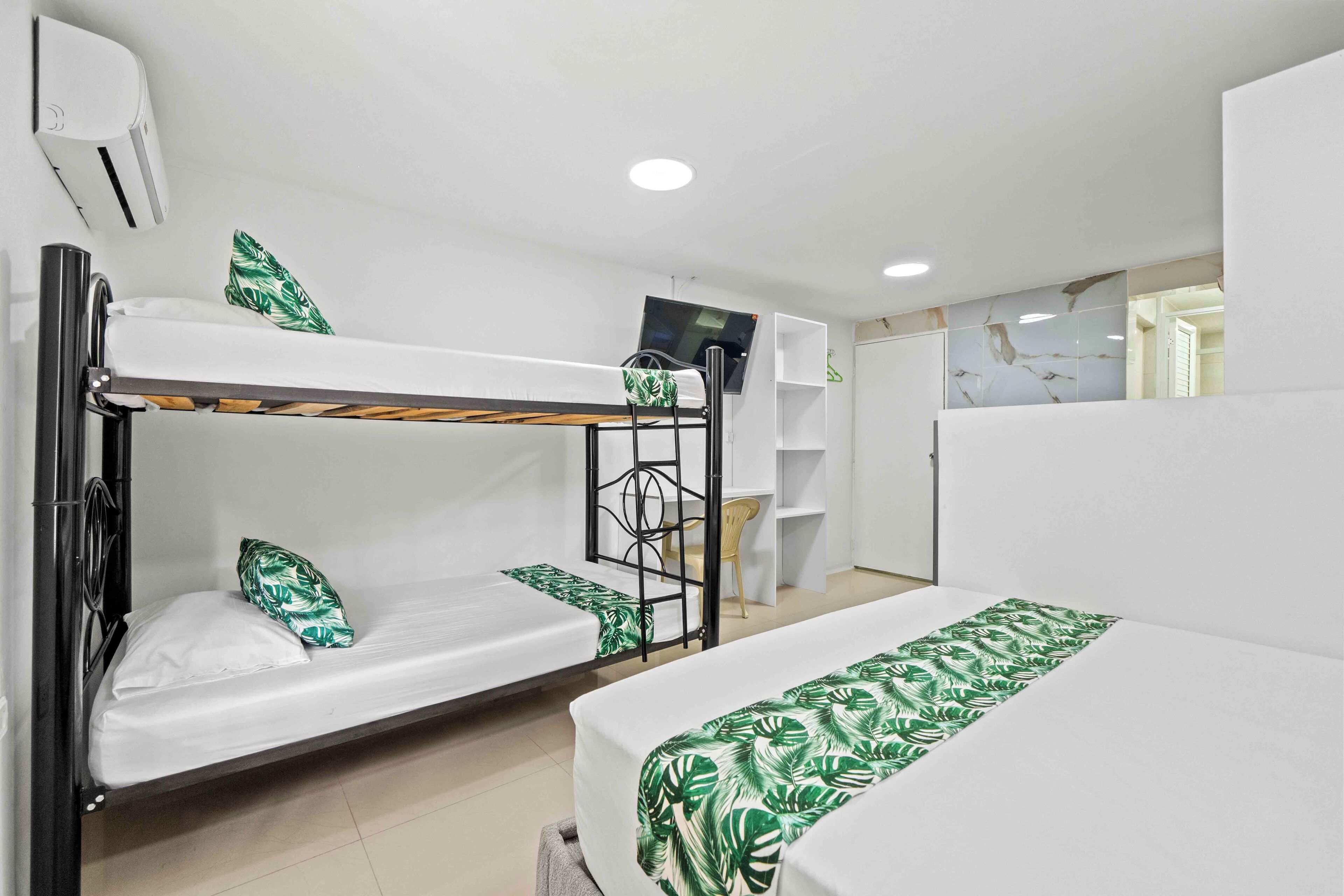 Quadrupla Superior | Tende oscuranti, ferro/asse da stiro, Wi-Fi gratuito