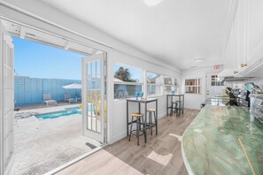 Pool - Luxury Beach Retreat Pool Walk to Beach Sleeps 12 (Melbourne Beach)