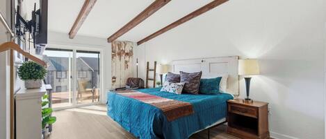 Studio, 1 King Bed, Patio (Driftwood Den) | 1 bedroom, individually decorated, individually furnished
