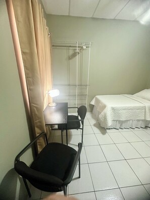 Iron/ironing board, internet, bed sheets