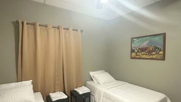 Iron/ironing board, Internet, bed sheets