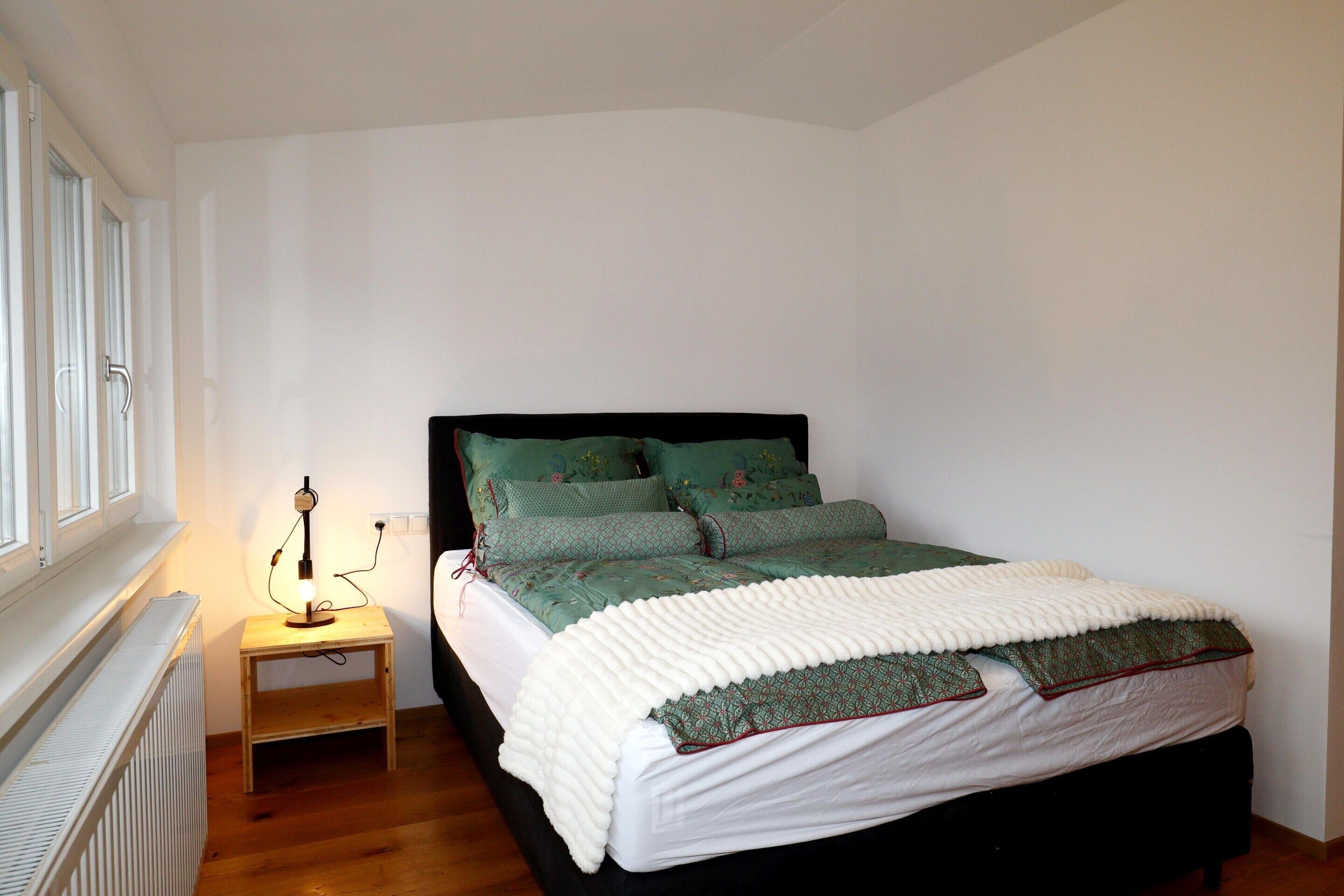 Apartment | 2 bedrooms, individually furnished, bed sheets