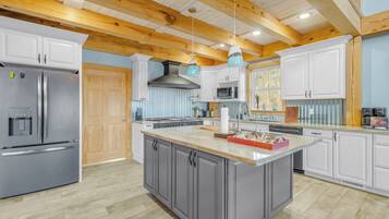 KĂŒhlschrank, Mikrowelle, Ofen, Herdplatte