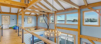 Waterfront 4-bedroom homestead with pool, jacuzzi, and dock access. Sleeps 11!